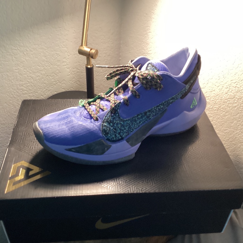 Giannis  **NIKE**  Zoom Freak 2 Mens Size 9 “Play for the Future” colorway.